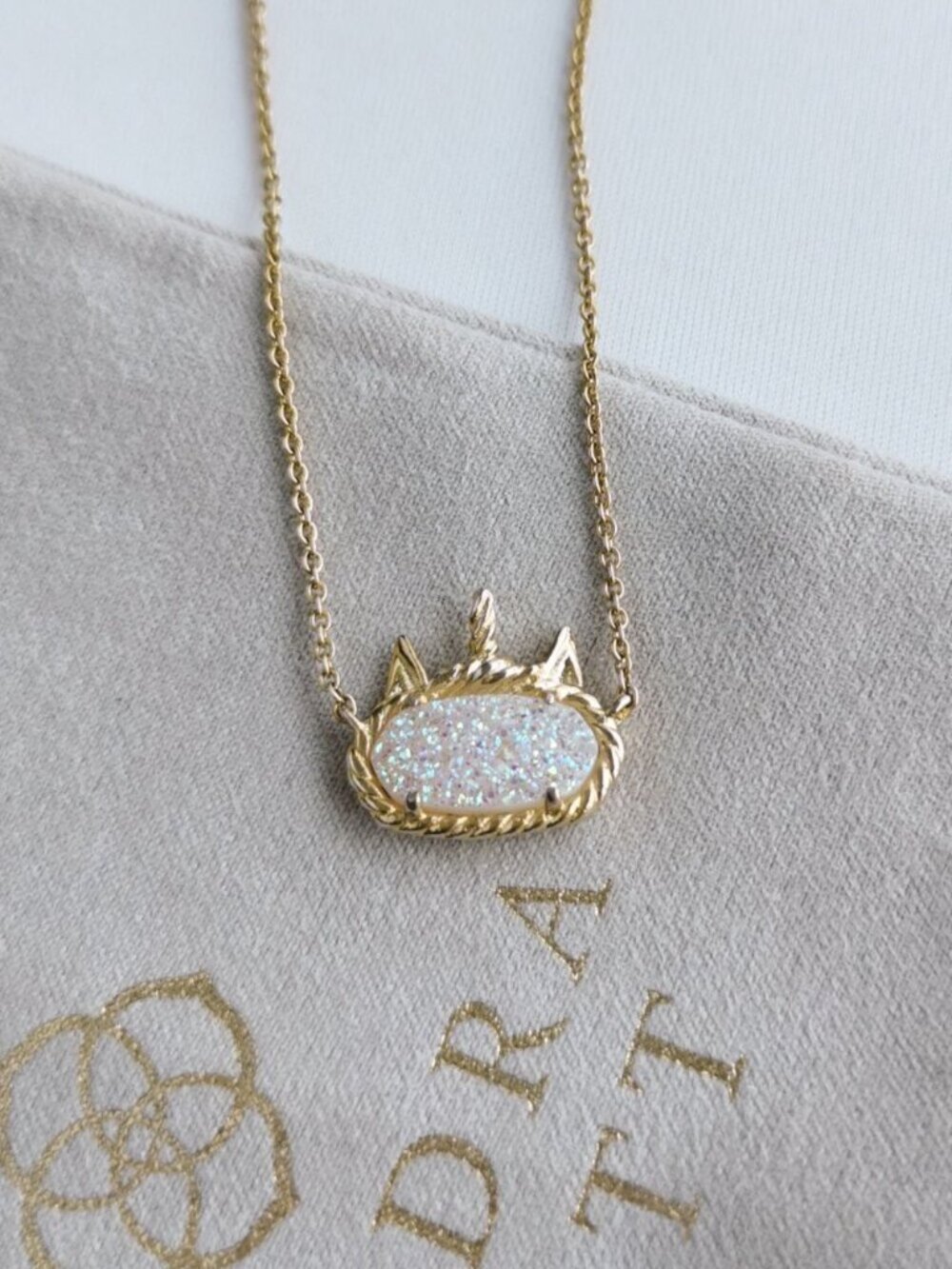Kendra Scott Necklace Elisa Unicorn Gold Short Pendant Necklace - Picture 4 of 4